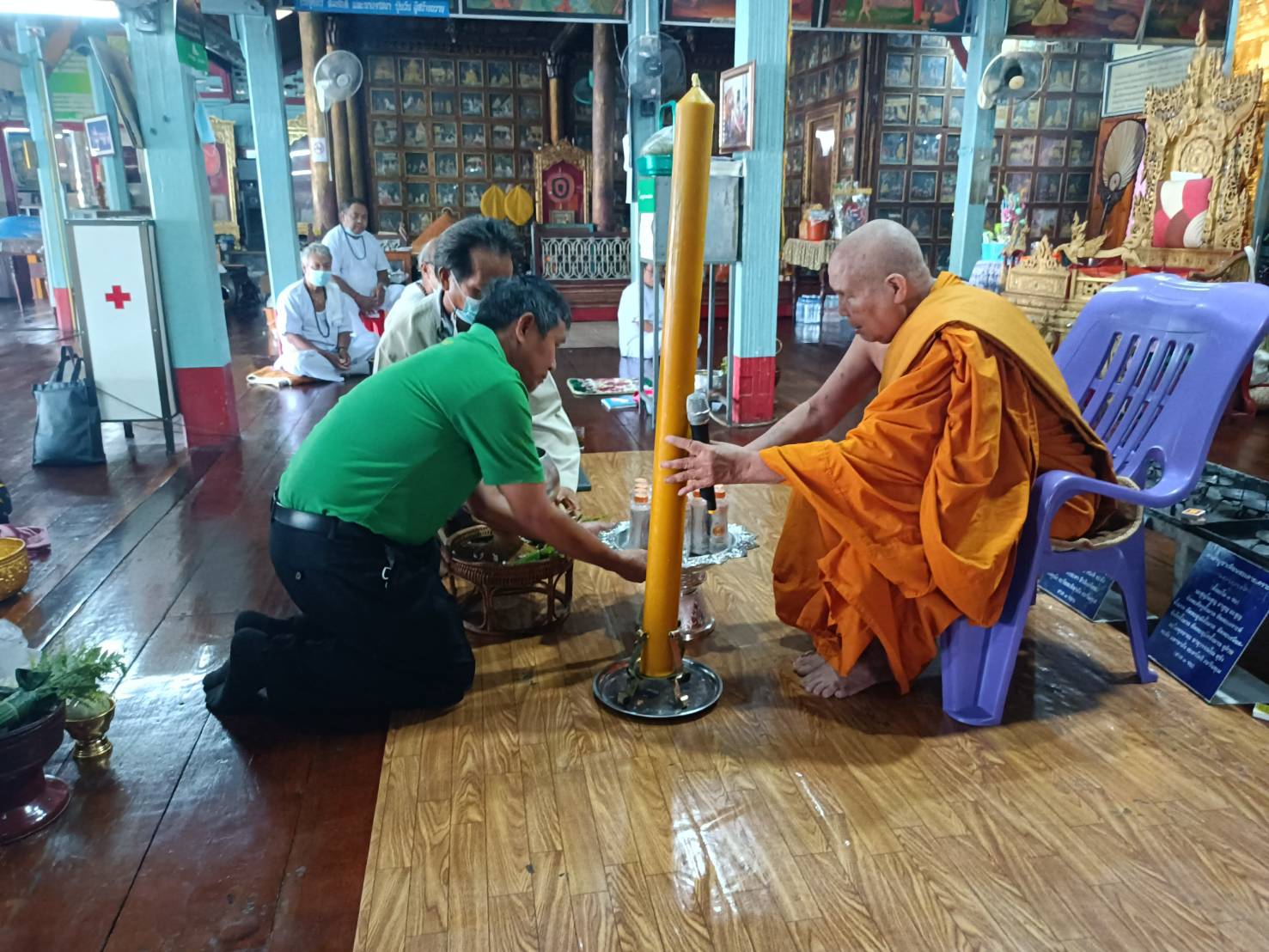 ถวายเทียนพรรษาวัดจองกลาง