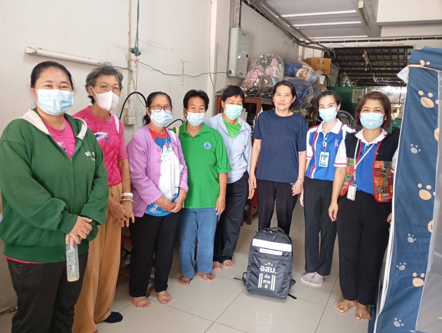 ทีมหมอครอบครัว อสม.ชุมชนหนองจองคำ และพี่เลี้ยงอสม. ลงพื้นที่เยี่ยมผู้สูงอายุและแม่หลังคลอดในชุมชน