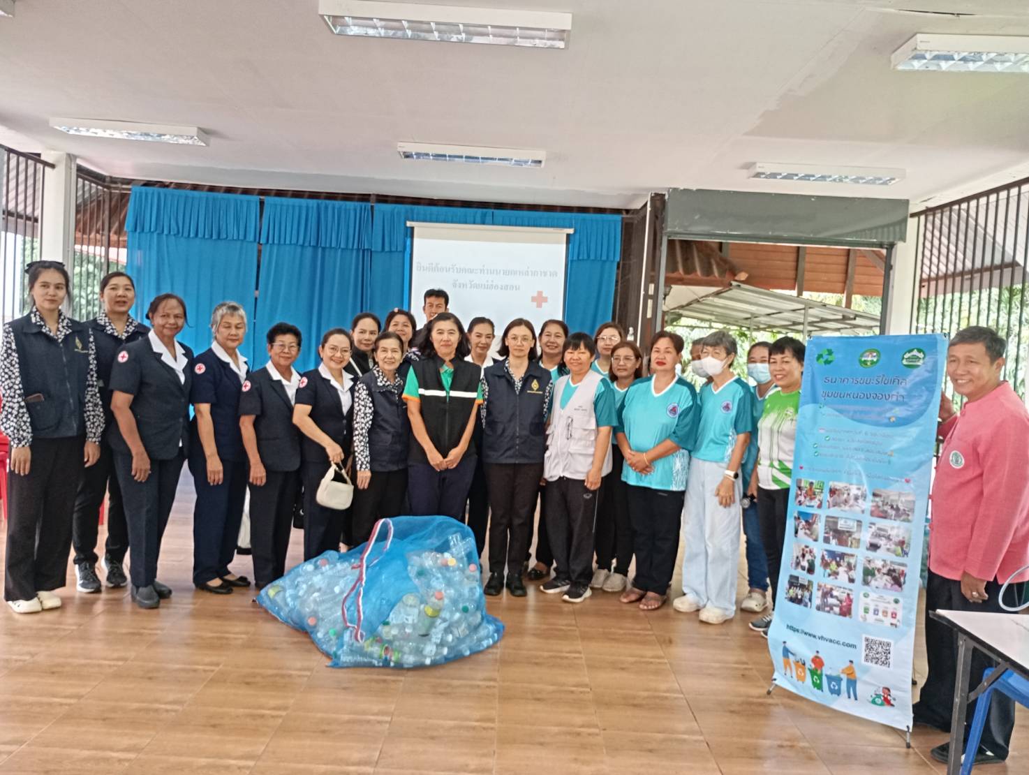 ประธานแม่บ้านมหาดไทยจังหวัดแม่ฮ่องสอน ตรวจเยี่ยมด้านการขับเคลื่อน “แม่ฮ่องสอนเมืองสะอาด ด้วยการบริหารจัดการขยะอย่างยั่งยืน”